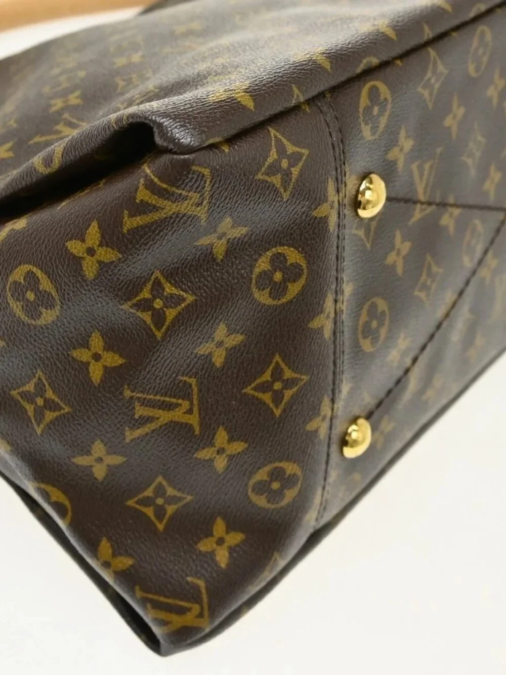 Louis Vuitton Monogram Artsy MM Handbag M40249